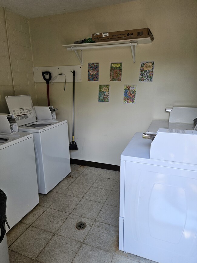 Photo - 2146 Tanglewood Ave