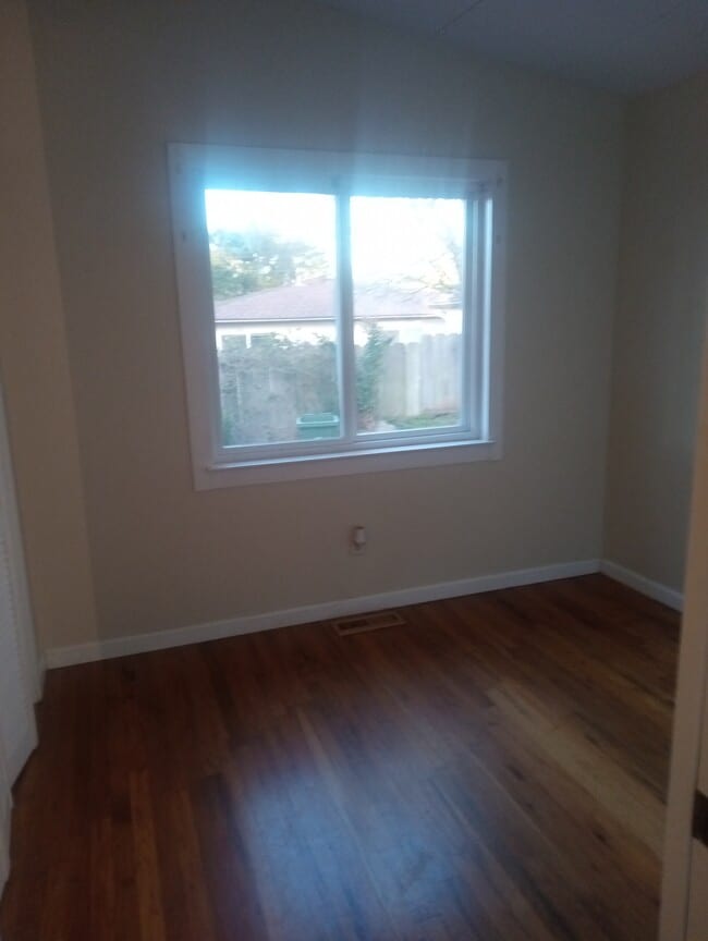 Photo - 682 Taylor St