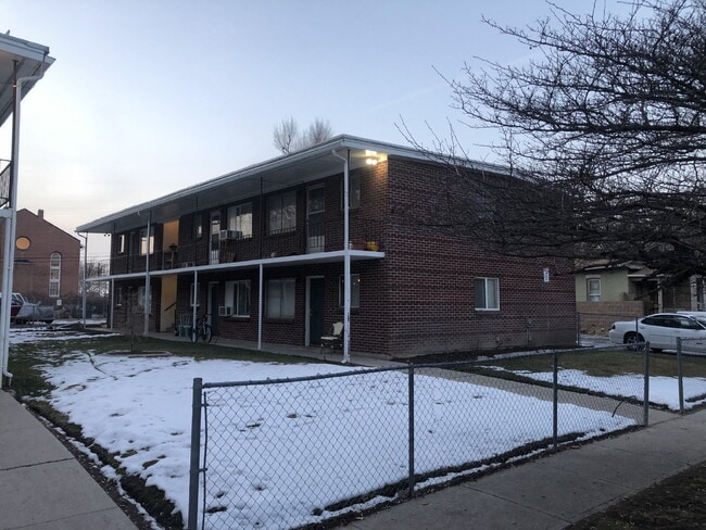 Building Photo - "Charming 1-Bedroom apartment with Spacious Layout in the Heart of Salt Lake City!" Unit 6 6