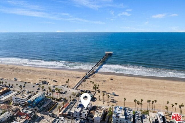 Building Photo - 3007 Ocean Front Walk Rental