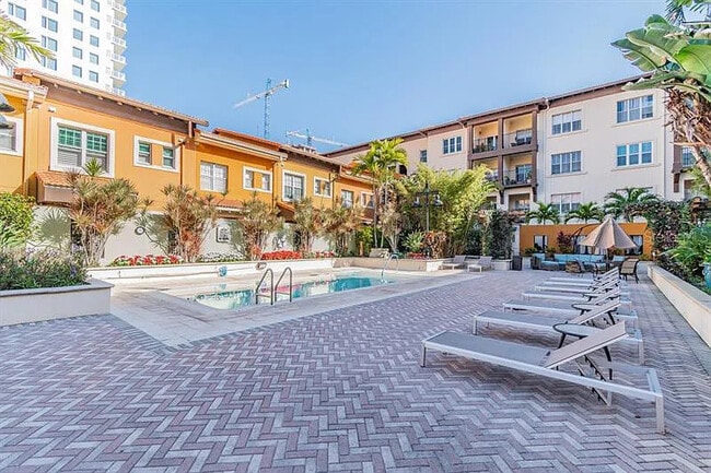 Swimming Pool - 200 4th Ave S Unit 227