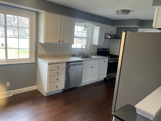 Photo - House in Morton, IL - 3 Bedroom/ 2.5 Baths
