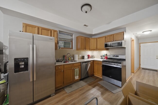 Photo - 844 N Wood St Unit G