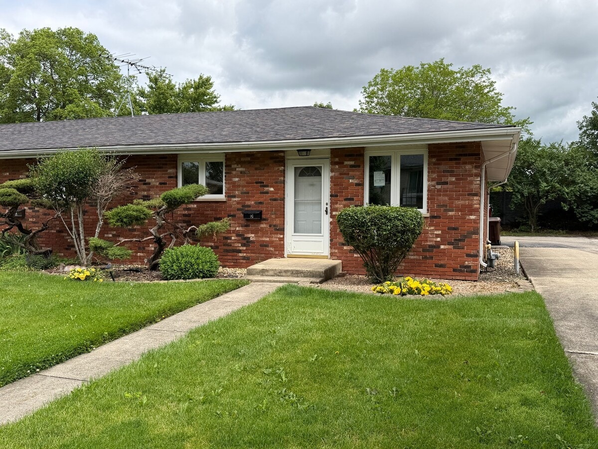 Photo - 113 Town Crest Dr Unit D