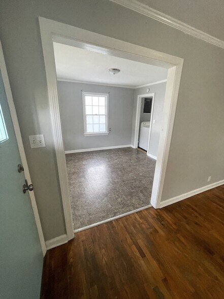 Photo - 637 Cleveland St