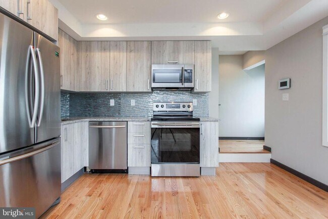 Photo - 2553 Montrose St Unit D