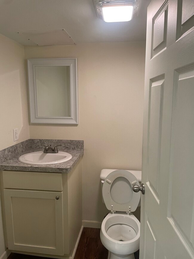 Photo - Campus Colony