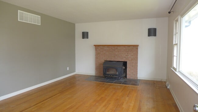 Photo - 93 Great Lake Dr
