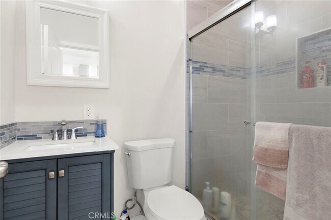 Photo - 13203 De Foe Ave Unidad De Foe STUDIO