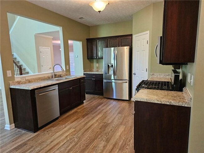 Photo - 2350 Kirkstone Dr