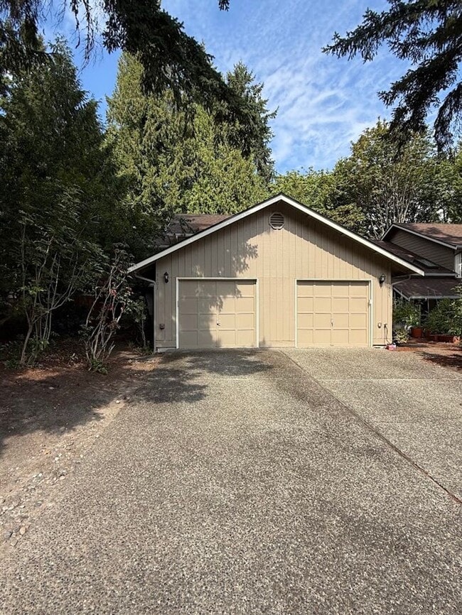 Building Photo - 8601 137th Ave NE