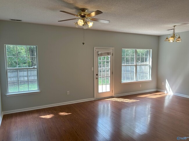 Photo - 225 Postwood Ct