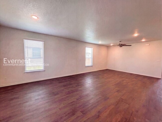 Photo - 854 Freedom Cir