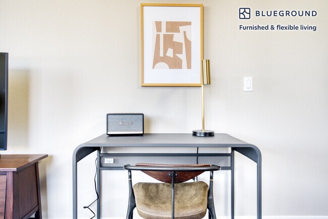 Photo - 111 N Rengstorff Ave Apartamento Unidad FL3-ID590