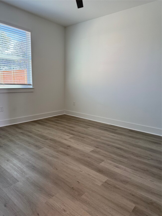 Photo - 22230 Dutch Oven Dr Unidad B