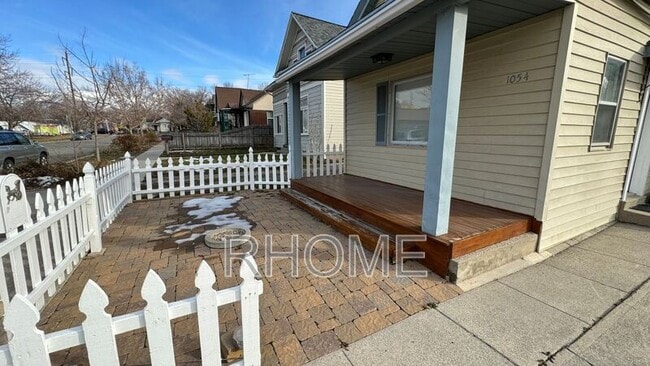 Photo - 1054 Wilson Ave S