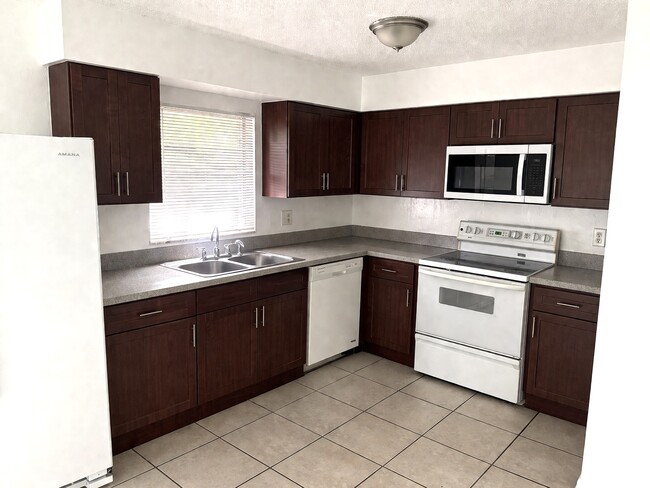 Photo - 8521 Chinaberry Dr