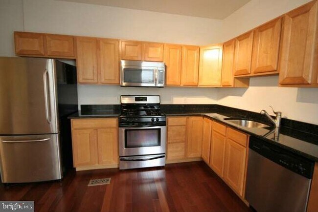 Photo - 219 Hermitage St