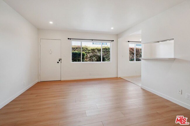 Photo - 1635 Colby Ave Unidad 2 Rental