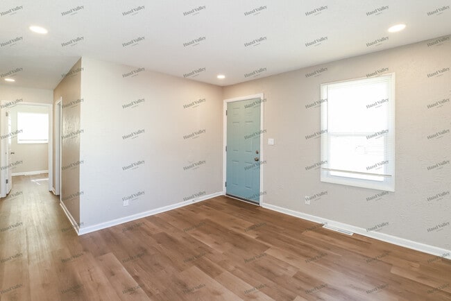 Photo - 5135 N Bristol Ave