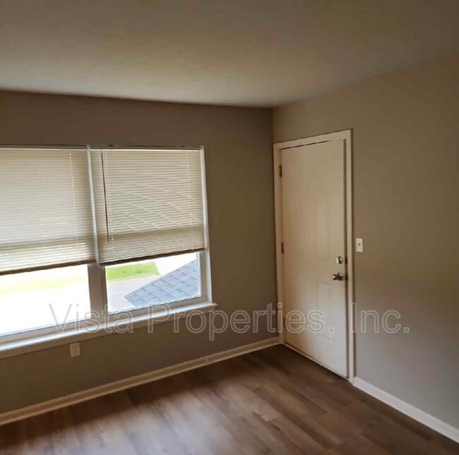 Photo - 4908 Saddlebrook Ln Unit Apt 4