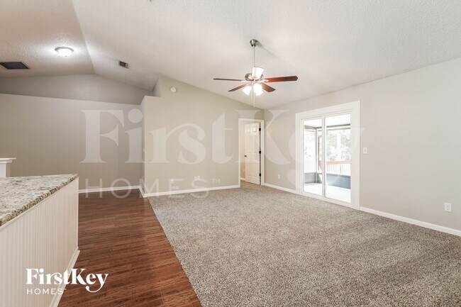 Photo - 1598 Twin Oak Dr W