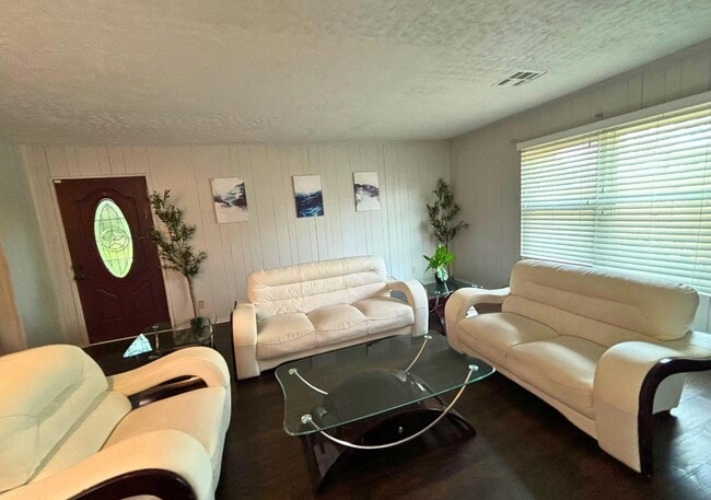 Photo - 13025 Joliet St