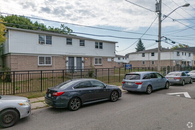 Photo - Parkview Apartments