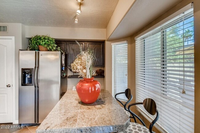 Photo - 689 S Dodge St