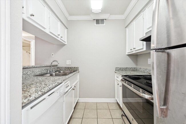 Building Photo - 201 Emerson St Unit 11 Rental