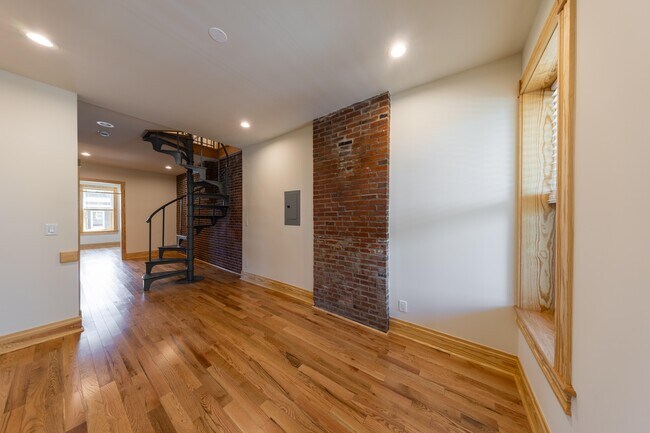 Building Photo - 3233A Morgan Ford Rd Unit 3233A