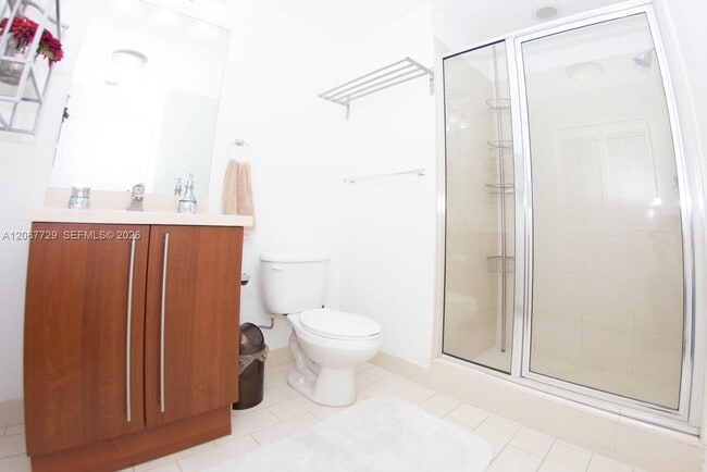 Photo - 79 SW 12th St Unidad 3704-S