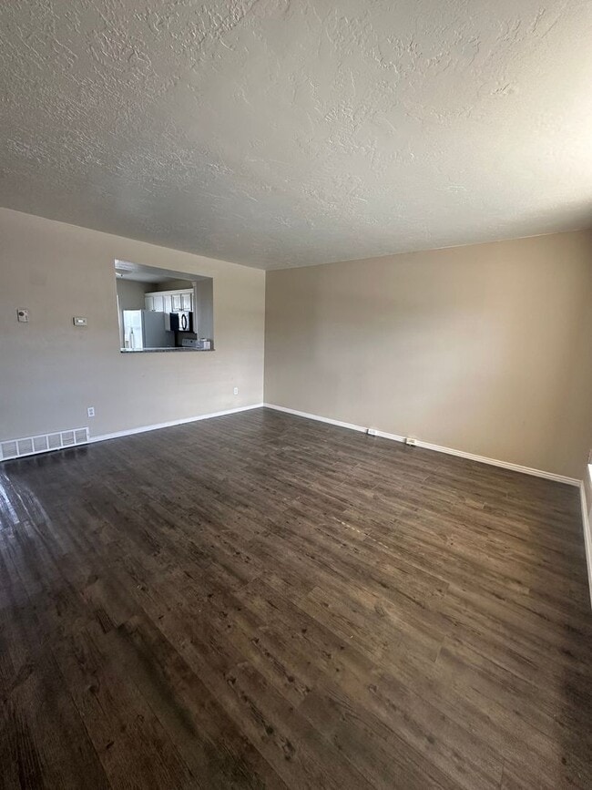 Photo - BEAUTIFUL TOWNHOME!!!