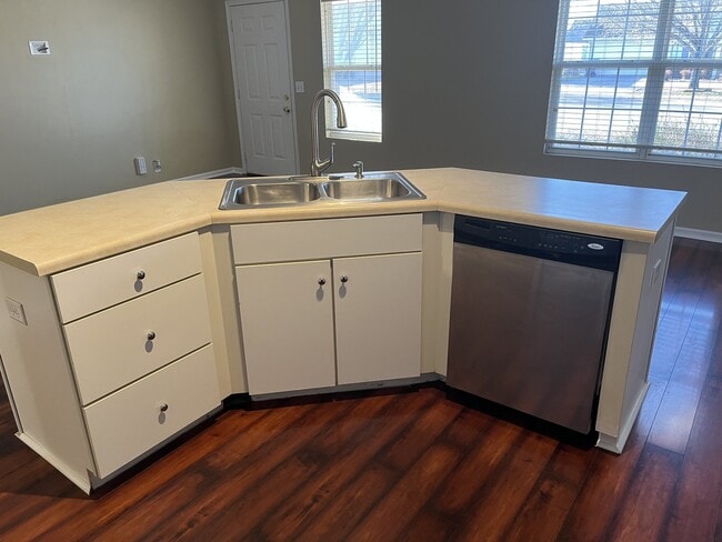 Photo - 5070 Boyd Dr