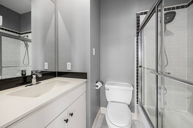 Building Photo - 1926 Indiana St