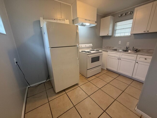 Photo - Charming 1 bedroom in the heart of St Pete... Unit A