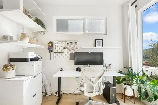 Photo - 2581 Arvia St