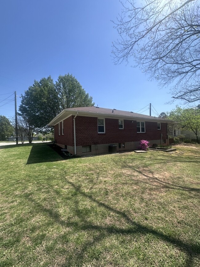 Photo - 1123 Franklin Turnpike