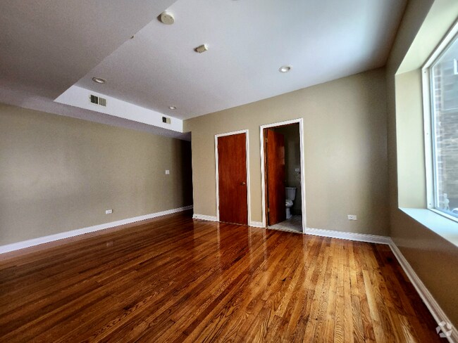 Building Photo - 5646 W North Ave Unit 2E Rental