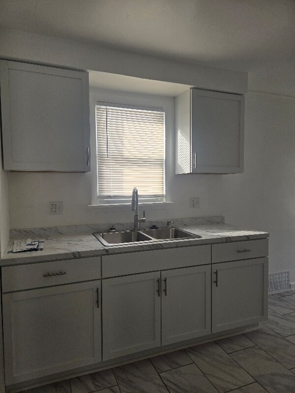 Photo - 14274 Kilbourne Ave