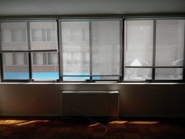 Photo - 2030 F St NW Unidad 212 Rental
