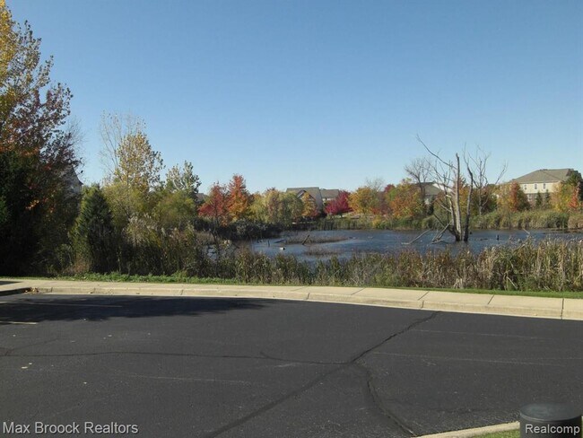 Photo - 28017 Hopkins Dr Unit 98