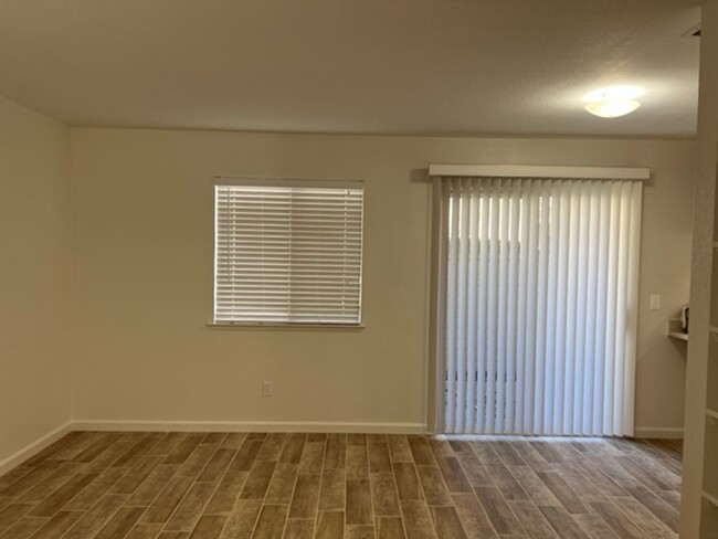 Photo - Beautiful, updated condo, in  Rosemont are...