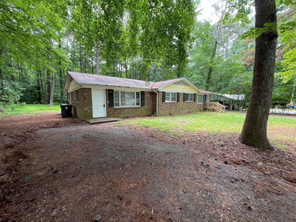 Fantastic location near downtown Pittsboro... - Fantastic location near downtown Pittsboro...
