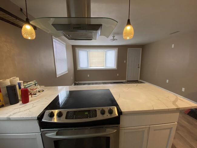 Cocina / Sala de estar - 2850 S 35th St