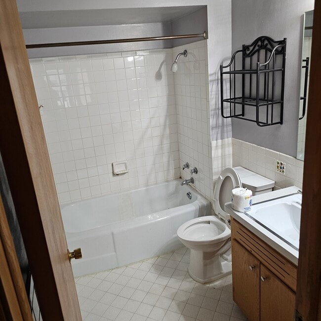 Photo - 4254 N 91st St Unidad Goeldner properties