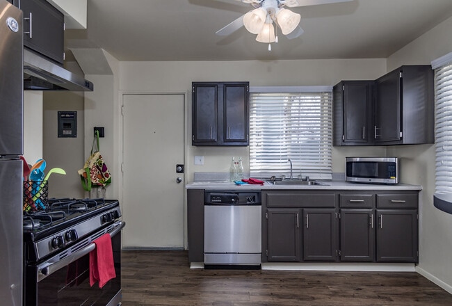 Photo - Nob Hill Apartments