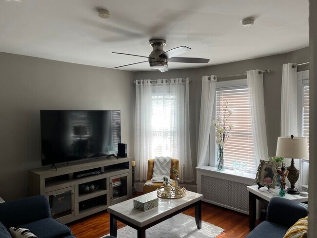 Photo - 454 Beech St Unit 2
