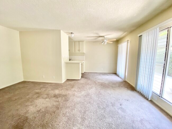 Building Photo - 3337 Mentone Ave Unit 4 Rental