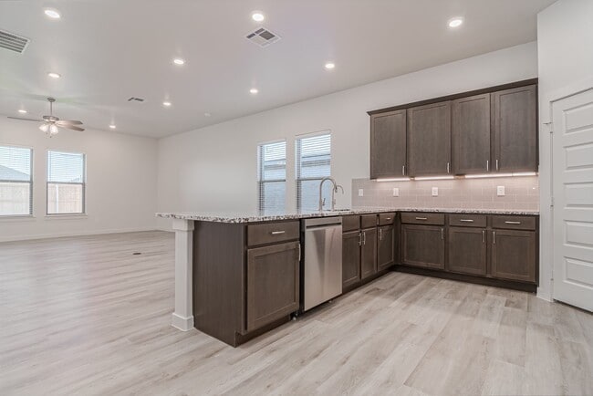 Photo - 2060 Acacia Ln